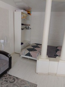 Подобово 1к, 2 поверх, р-н критий ринок.