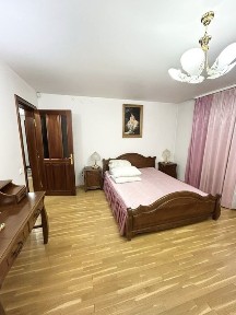 Продаж 4х кімнатної квартири в центрі по вул. Троїцька