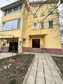 Будинок для великоі родини Червони Гори