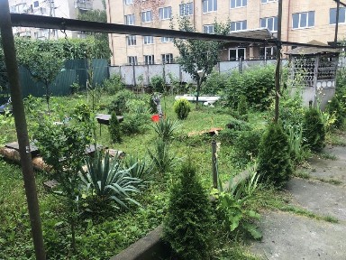 В Берегово будиночок для гостей неподалік з терм. басейнами