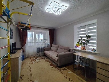 Продам ! ком. квартиру на Вокзальній.