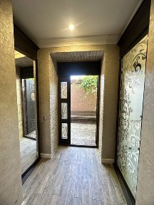 Гарний будинок в Ракетному Урочищі