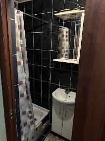 Подобово 1-к Пров. Делегатський поруч обласна лікарня