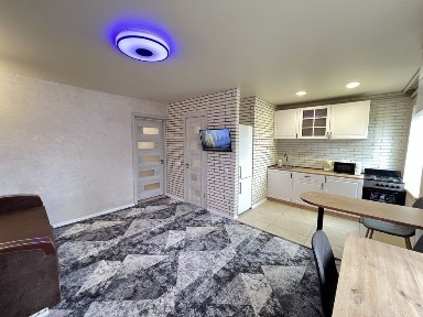 Оренда 2-х кім. квартири по вул. Соборності (Косіора) 74, Соцмісто