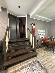 Продається двоповерховий будинок з меблями та технікою