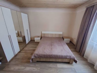 Подобова оренда котеджу в Яремче