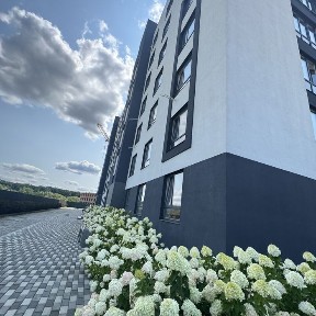 Студія з ремонтом