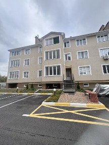 Однокімнатна з частковим ремонтом