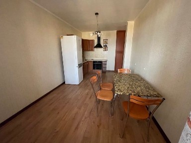 Продам 3 Бровари Аркадія Голуба, державні програми