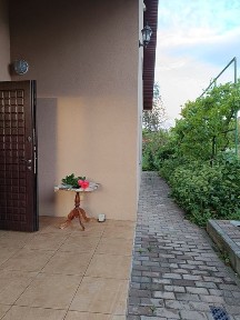 Довгострокова оренда будинку на Рощі