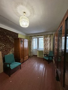 Продаю 2-кімнатну квартиру по вул. Кн. Романа