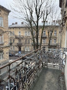 Продаж 4-кім кв в австр. будинку вул, Верхоатського бічна Пекарської