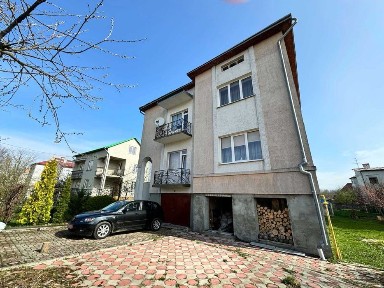 Продаж 3-х поверхового будинку + земля, р-н вул. Спортивна, Дрогобич!