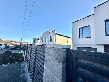 Продаж Будинку Дубляни в затишному місці Дублян біля парку