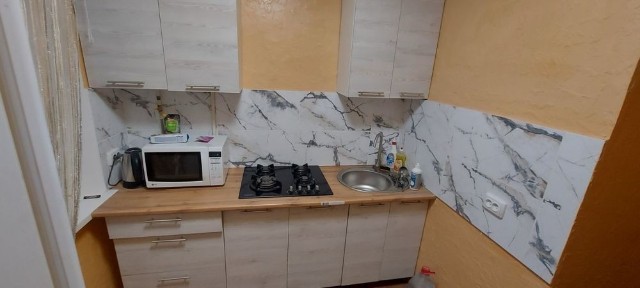 Здається 2 кімнатна квартира на 98 кварталі.