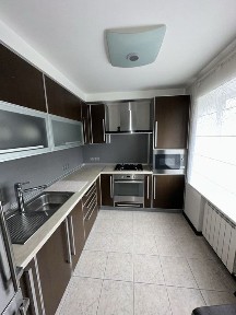 Продаж трикімнатної квартири правий берег