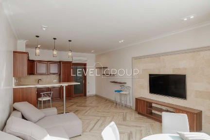 Оренда 2 спальної квартири по вул. Антоновича, Палац Україна, Генератор