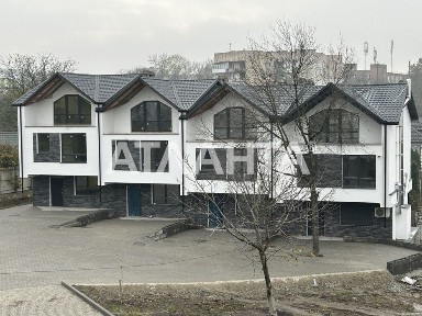 Таунхауси, зданий в ЕКСПЛ., можна під єОселя