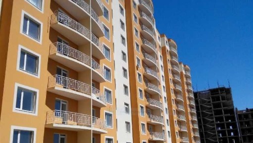 Продам в сданном доме 2 ком квартиру. Центр. Парк.