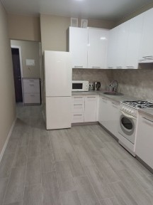 Здам квартиру в новобудові подобово, помісячно район Житнього ринку.