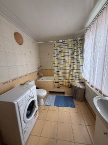 Оренда окремого будинку в Зарічанах