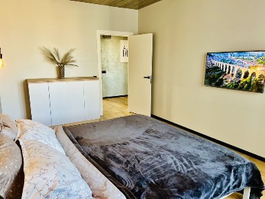 Подобово. Дизайнерська 2-х кімнатна квартира у стилі «ЛОФТ»