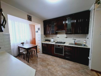 Оренда 5 кім квартири вул Щурата 18. Автономне опалення: котел