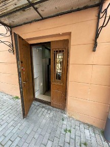 Центр! Продаж фасадного приміщення