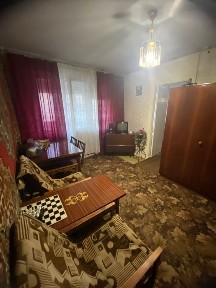 Продаю двухкомнатную квартиру на ост. Интернат!