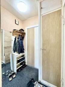 Продам 1к вул. Руденко 5-поверх, гарний стан.