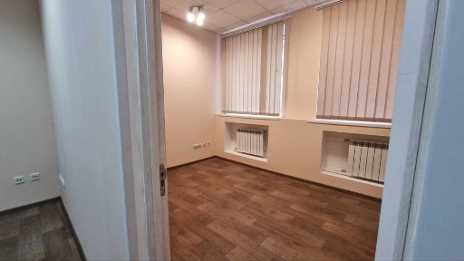 Здається офіс з окремим входом в нагірній частині 77 кв. м