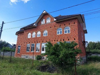 Будинок 2-пов. з мансардою, 400 м. кв., ділянка 8 сот., Новий Киселів