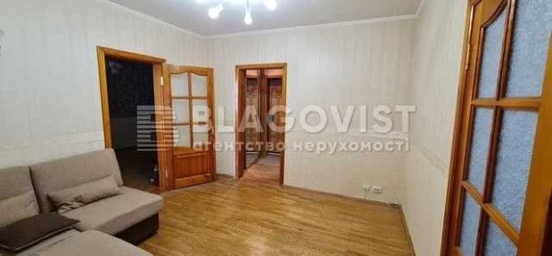 Простора 3 кім ( 79 м2) на Позняках! Григоренка, <a href='/newbuilding/4773/view/zk-dragomanova'>Драгоманова</a>