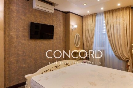 КПІ. Продам 2к квартиру, Борщагівська вул., 152-А. Авторський ремонт!