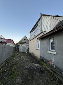 Продається частина будинку на Богунії