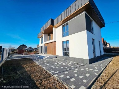 Сучасний, новозбудований будинок на околиці м. Стрий.