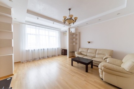 Київ, Печерський, бульвар Лесі Українки 23