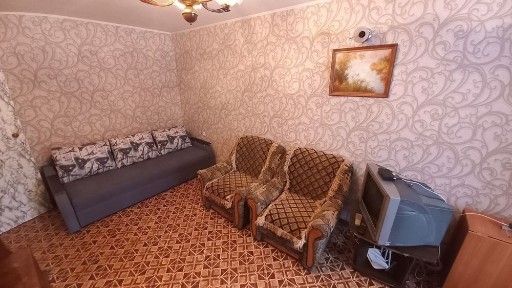 Здам подобово 1 к. кв, по вул. Смілянській, не далеко центр, ж/д вокзал