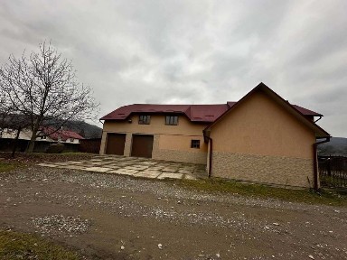 Продається диско бар з сауною, готелем та мойкою в с. Верхнє Водяне