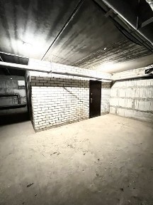 Продам нежитлове приміщення (комора) в новому будинку, вул. Жужоми