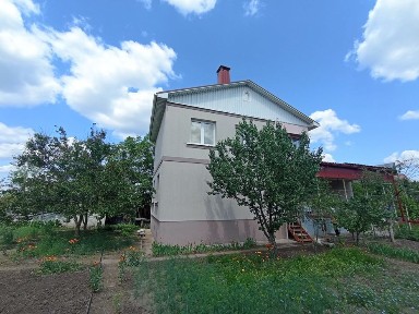 Продам капитальный дом дачу возле реки, газ, пляж