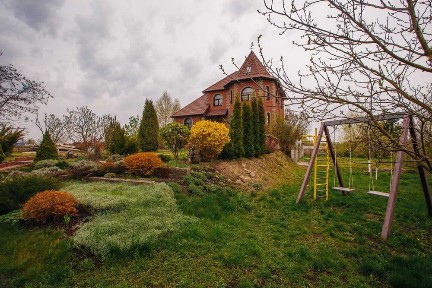 Продаж 2 поверхового будинку, ділянка на 20 соток, 280 кв. м, 5 кімнат