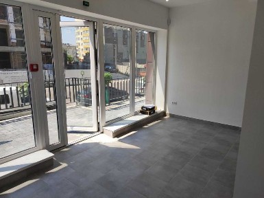 Оренда приміщення, фасад, вікна на дорогу, Княгинен-Галицька