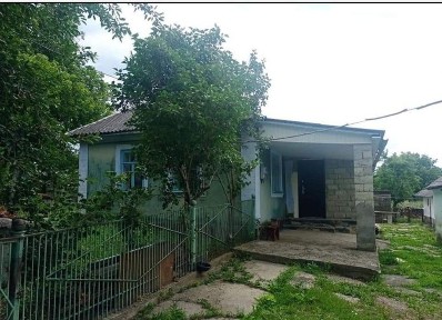 Продам будинок та 40 соток землі по ціні секції в гуртожитку