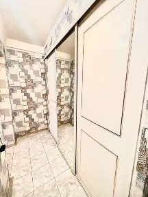 Київ, Оболонський, вулиця Героїв полку «Азов» 28