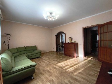 Соцгород Кривий Ріг 2-х км. велика квартира, все поруч