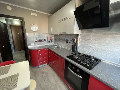 Оренда 3-х кім. квартири на Світанку ( 129 кв., Універмаг)