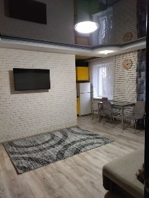 Хозяйка. Сдам 2 комн. квартиру 98 квартал