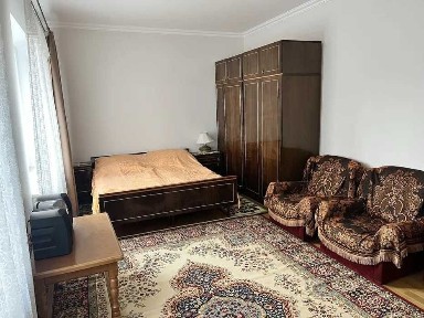 Здається в оренду частина будинку по вулиці Задворецькій