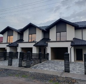 Котедж із зручним плануванням для сімʼї